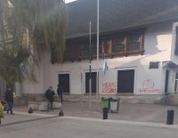 Vandalizaron edificios históricos como repudio al desalojo en Villa Mascardi