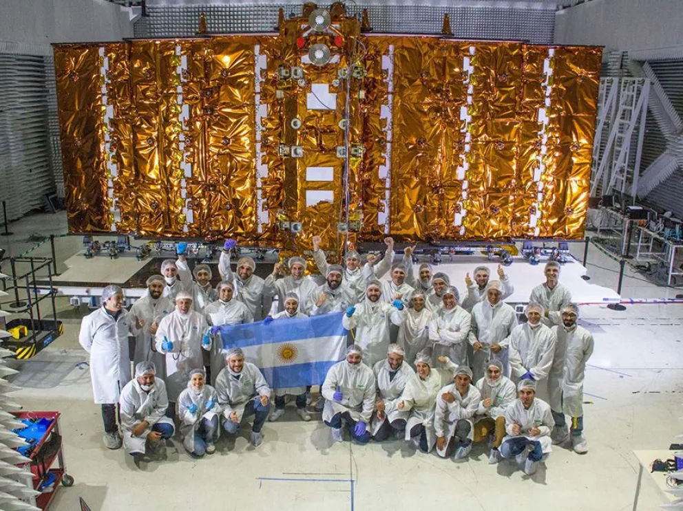 Uno de los satélites construidos en INVAP permitió evitar una catástrofe ambiental