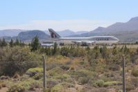 El emir de Qatar aterrizó en la Patagonia y se trasladó por tierra al complejo Baguales 