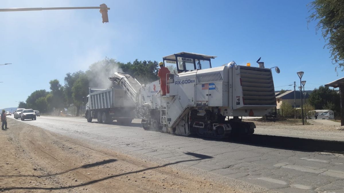 Continúan los trabajos de repavimentación y reparación de calles