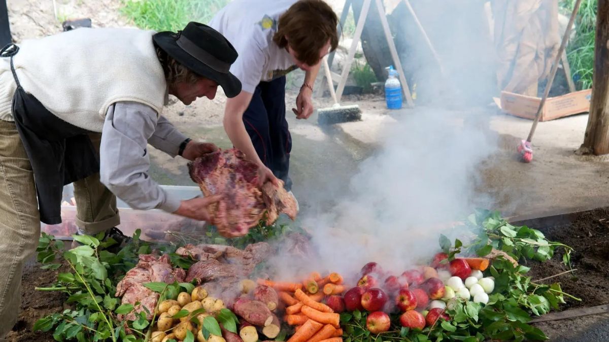 Este domingo se realiza la Fiesta Nacional del Curanto en Colonia Suiza