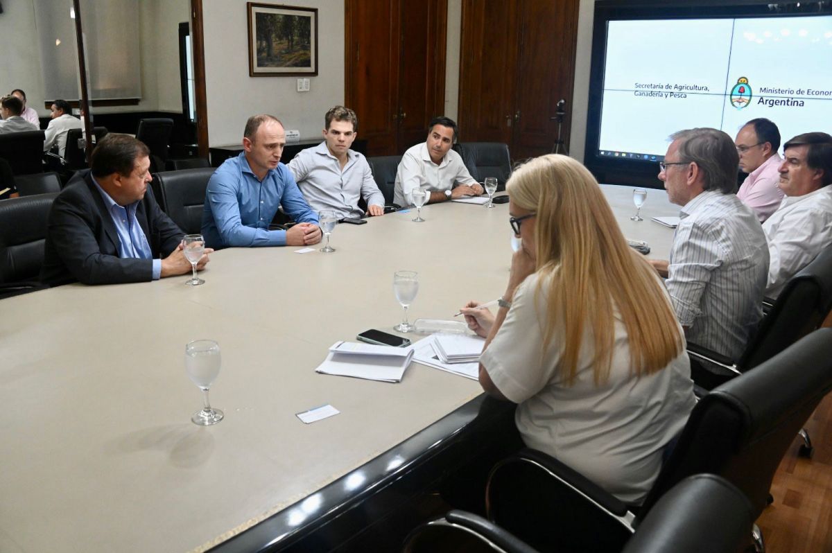 Weretilneck gestionó ayuda económica para productores por más de $ 1000 M