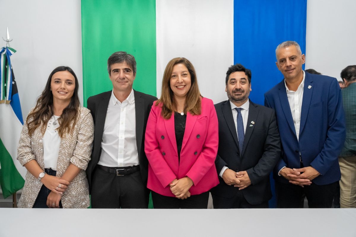 Carreras tomó juramento a nuevos integrantes del Gabinete