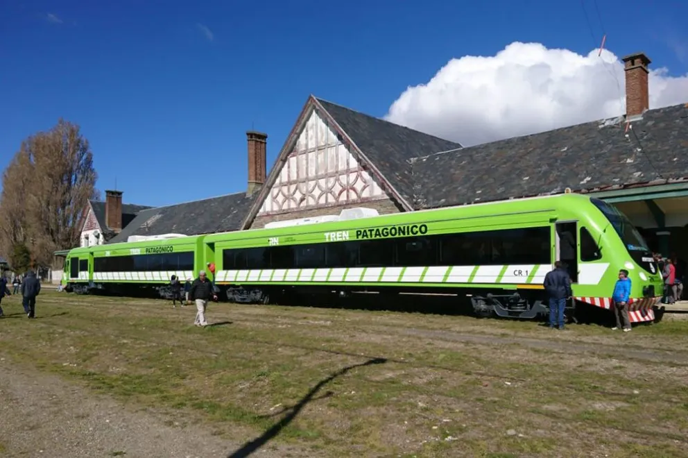 La formación más nueva del Tren Patagónico embistió y mató a un ciclista